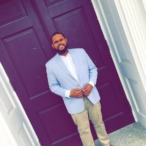 Meet your Posher, Dominique